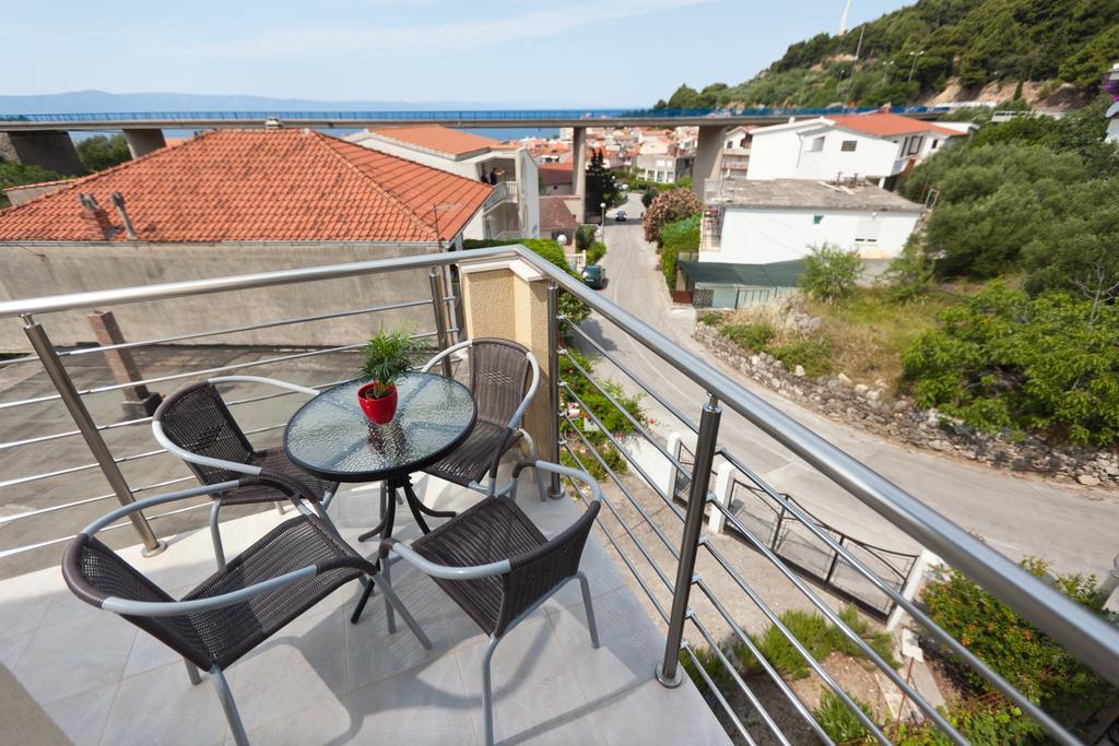 Apartments Alma Podgora Exterior foto